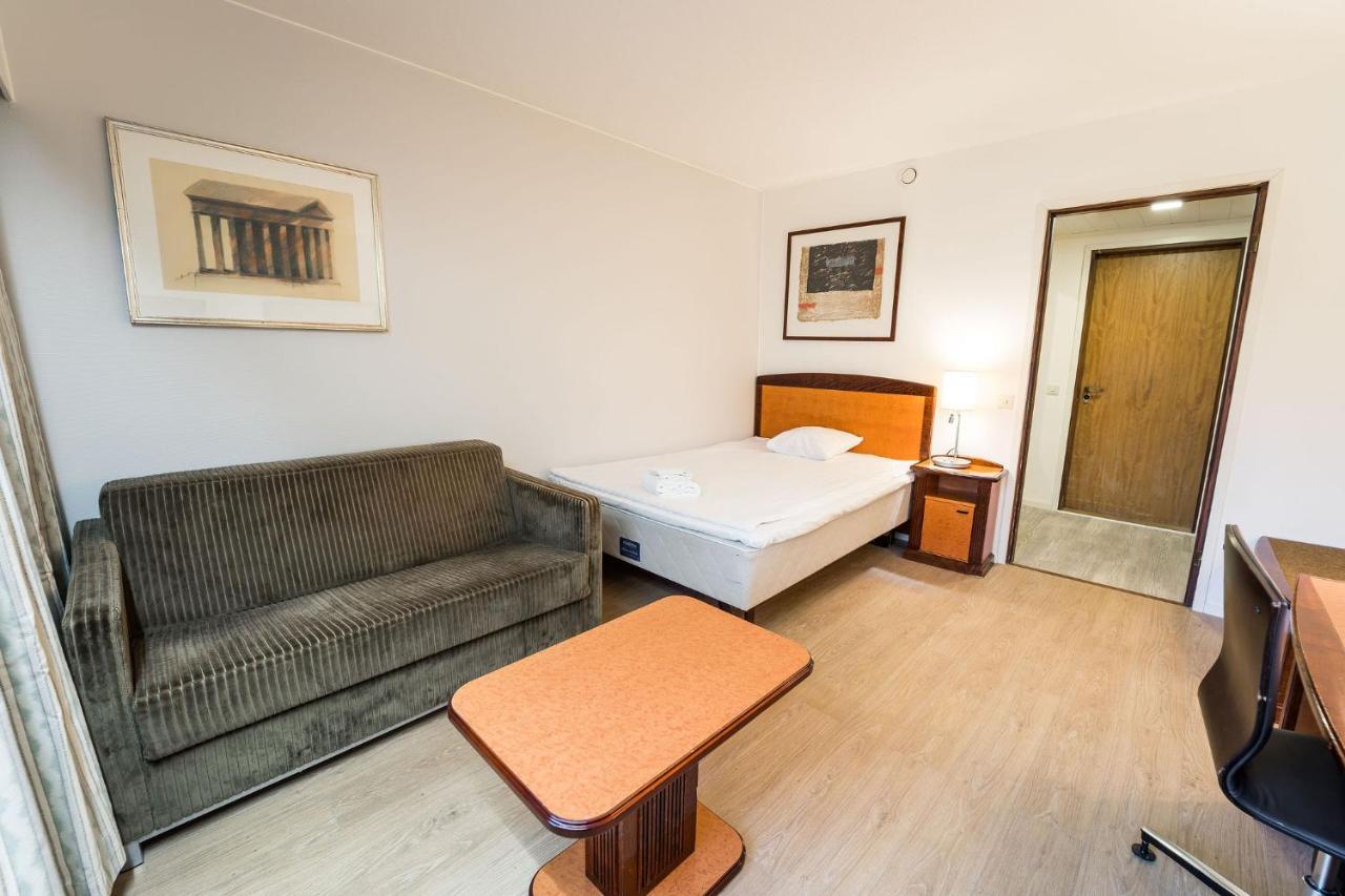 Budget Hotel 拉赫 外观 照片